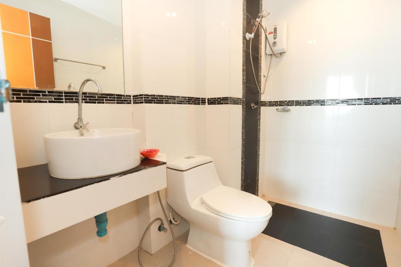 C Tower Hotel Szuratthani Kültér fotó