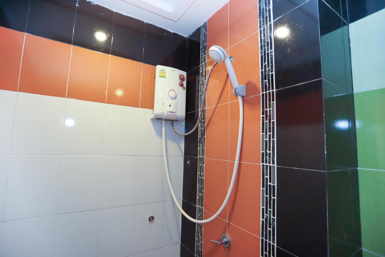 C Tower Hotel Szuratthani Kültér fotó