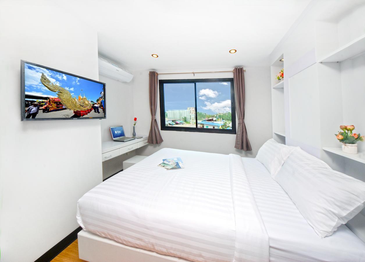 C Tower Hotel Szuratthani Szoba fotó
