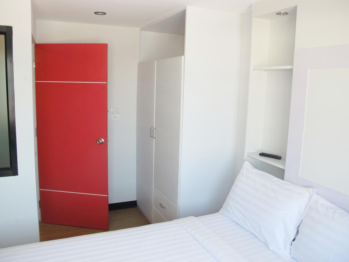 C Tower Hotel Szuratthani Szoba fotó