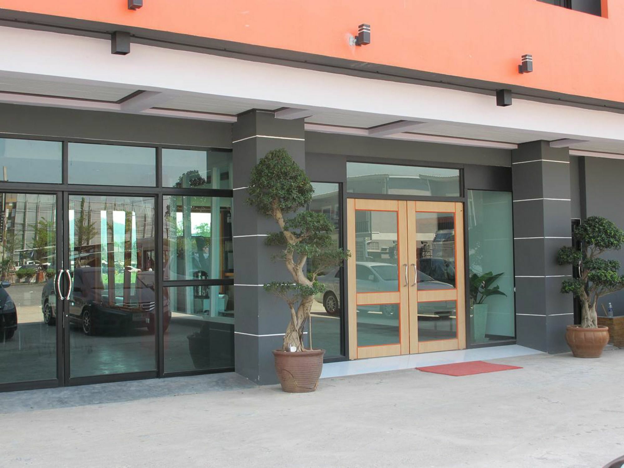 C Tower Hotel Szuratthani Kültér fotó